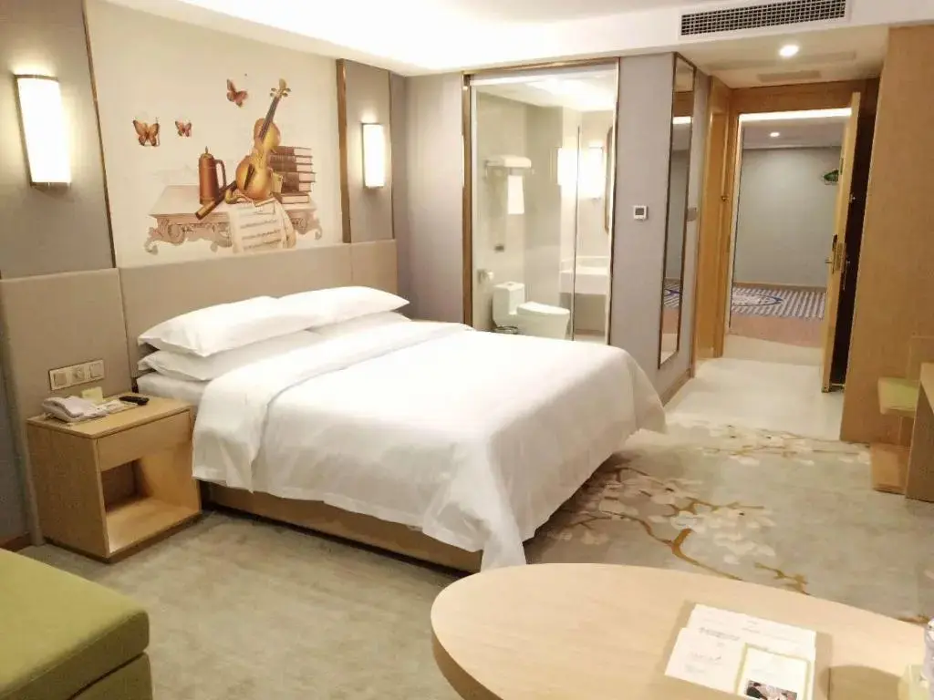Фошань: Vienna International Hotel (Foshan Eternal Love Xiqiao Mountain Scenic Area)
