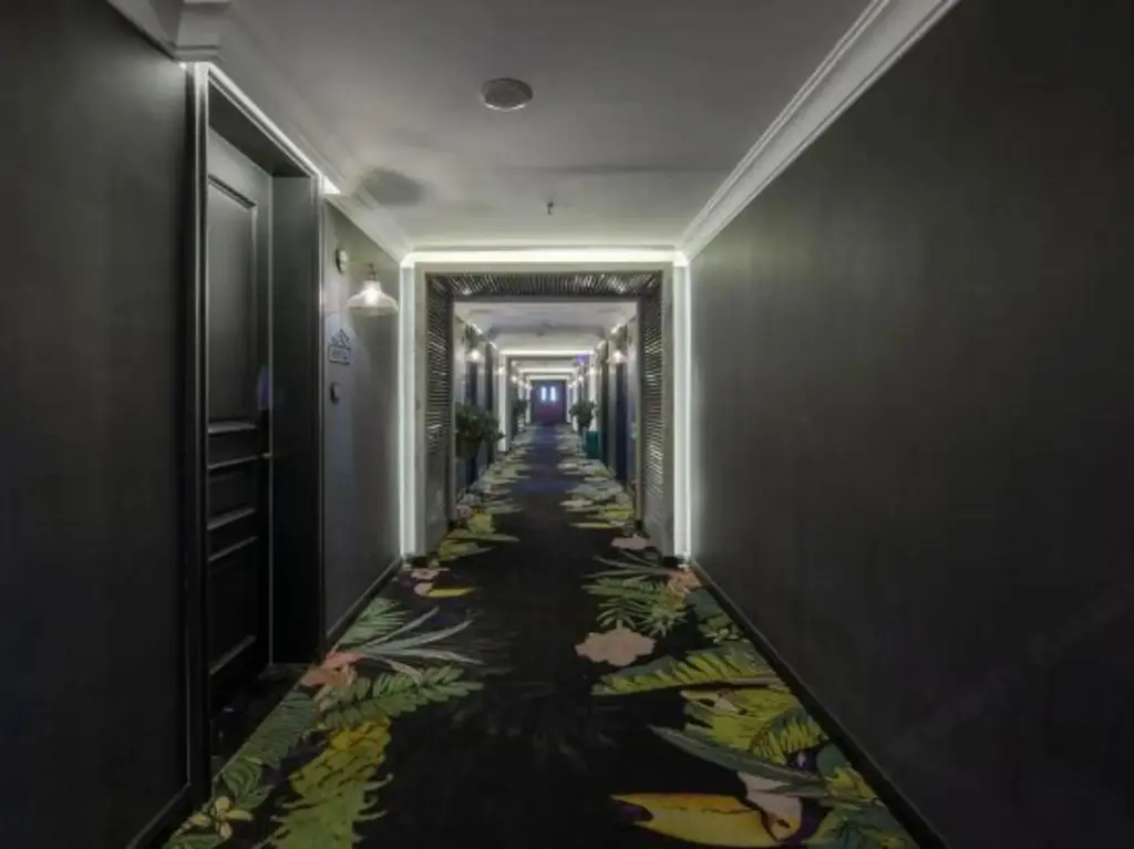 Цзяочжоу: Jiaozuo flower season coffee Hotel (Rose Park store)