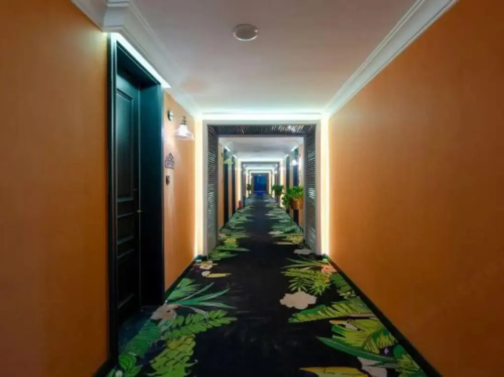 Цзяочжоу: Jiaozuo flower season coffee Hotel (Rose Park store)