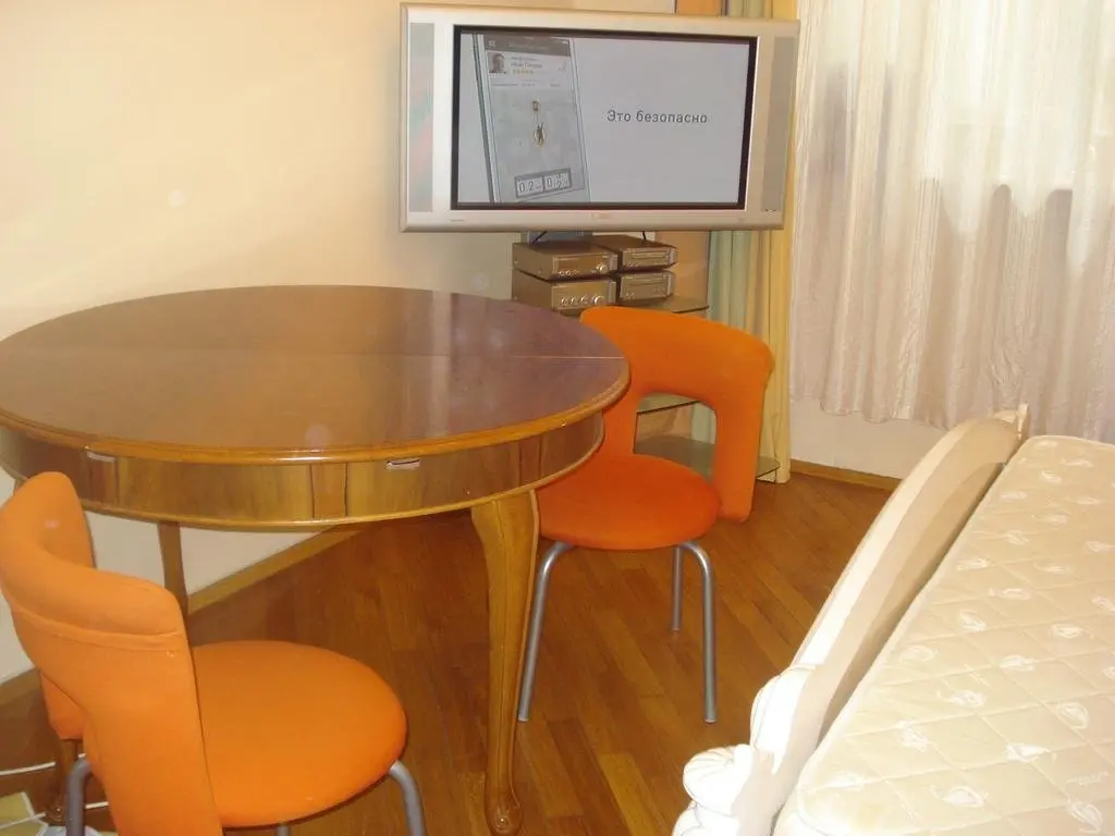 Москва: Flat Near Bolshoi Theater