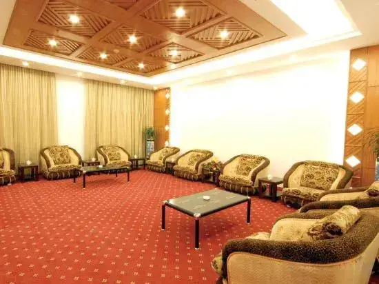 Кайфын: Zhongzhou Yihe Hotel