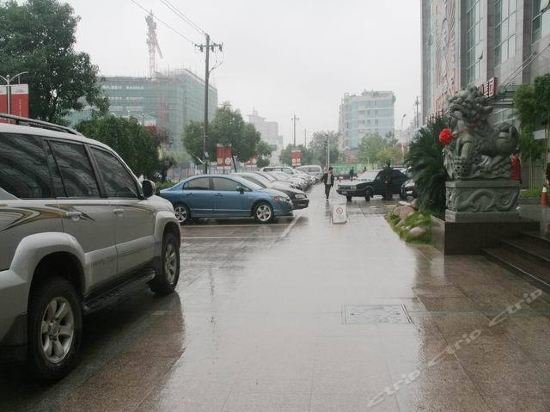 Цзиньхуа: Shenhua Business Hotel Parking Lot