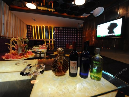 Циндао: Yuexiang Hotel (Qingdao Xuzhou Road)
