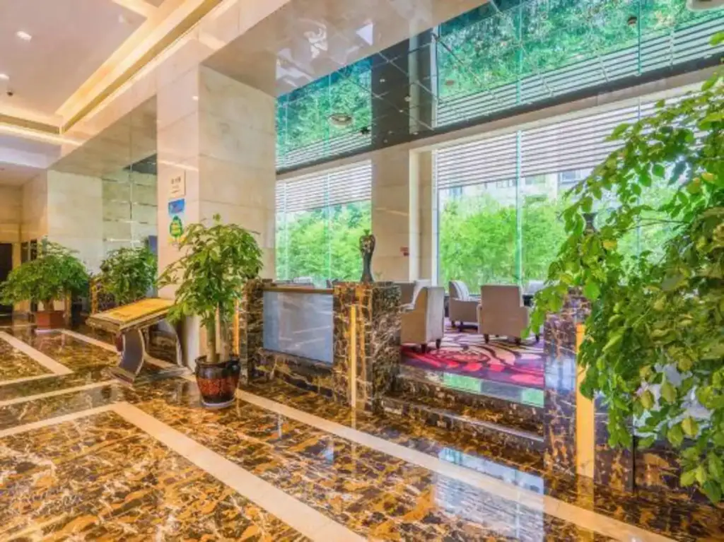 Тайчжоу: Romantic Hotel