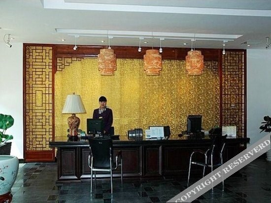 Уси: 无锡宝隆商务酒店