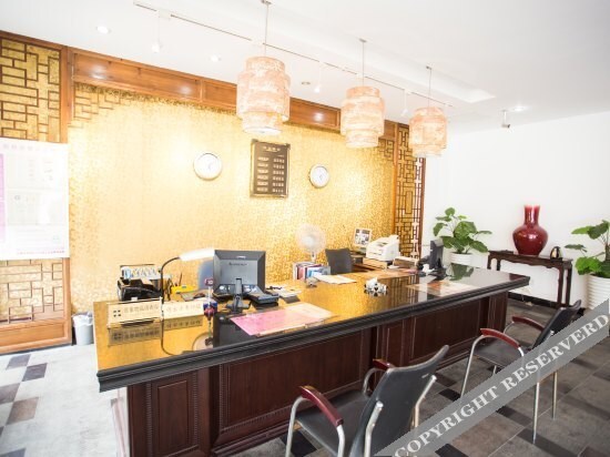 Уси: 无锡宝隆商务酒店