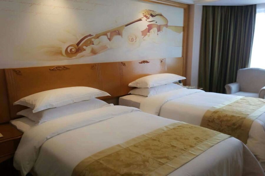 Чжухай: Vienna International Hotel Zhuhai Golden Phoenix