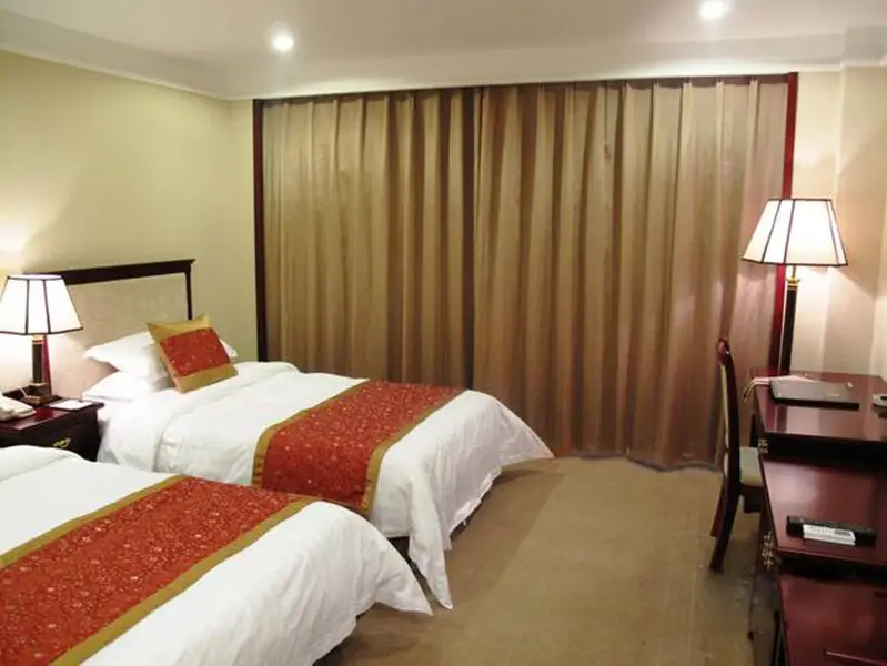 Пекин: Kunming Hotel