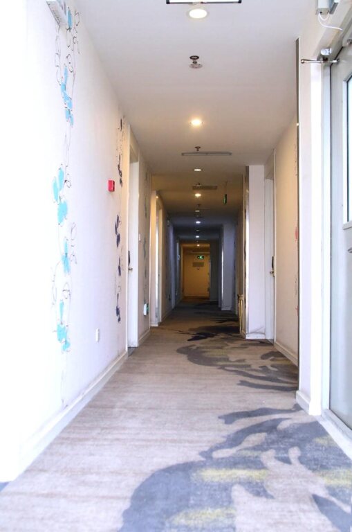 Пекин: Super 8 Hotel Beijing Shunyi Shi Yuan