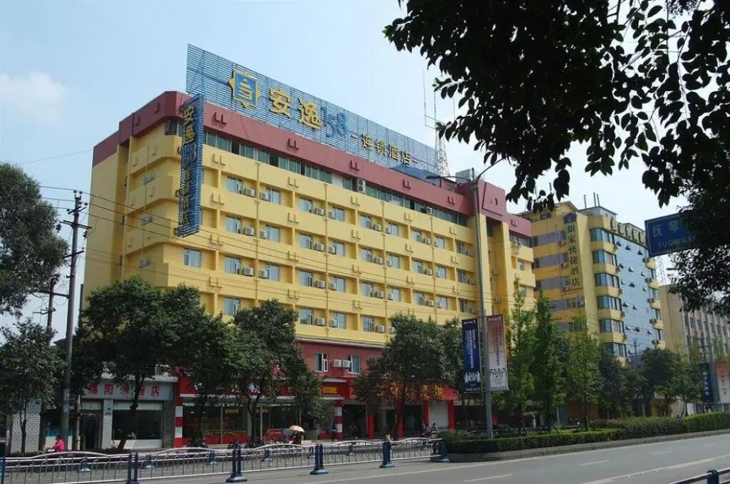 Chengdu Fuqin Hotle — фото 1