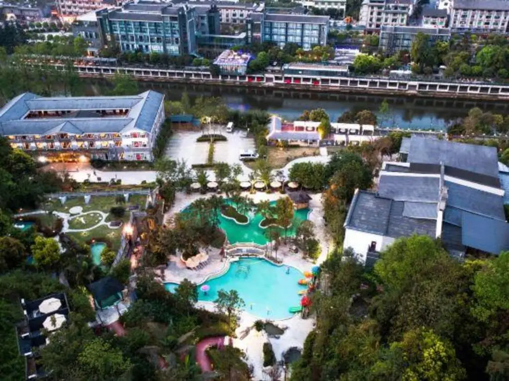 Чунцин: Chongqing White-collars East Hotspring Hotel