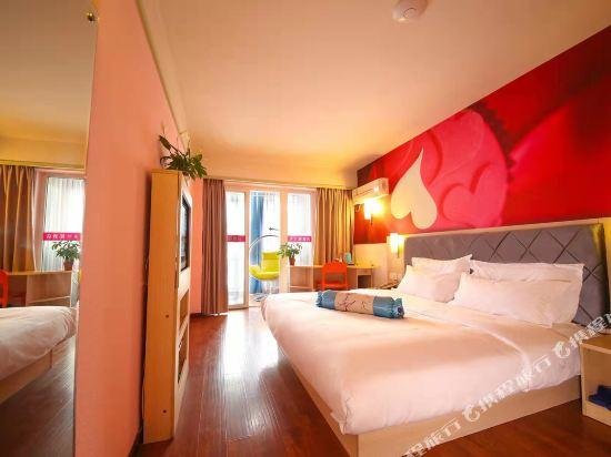 Чэнду: π Hotel (Chengdu Wangjianglou Wanda Plaza)