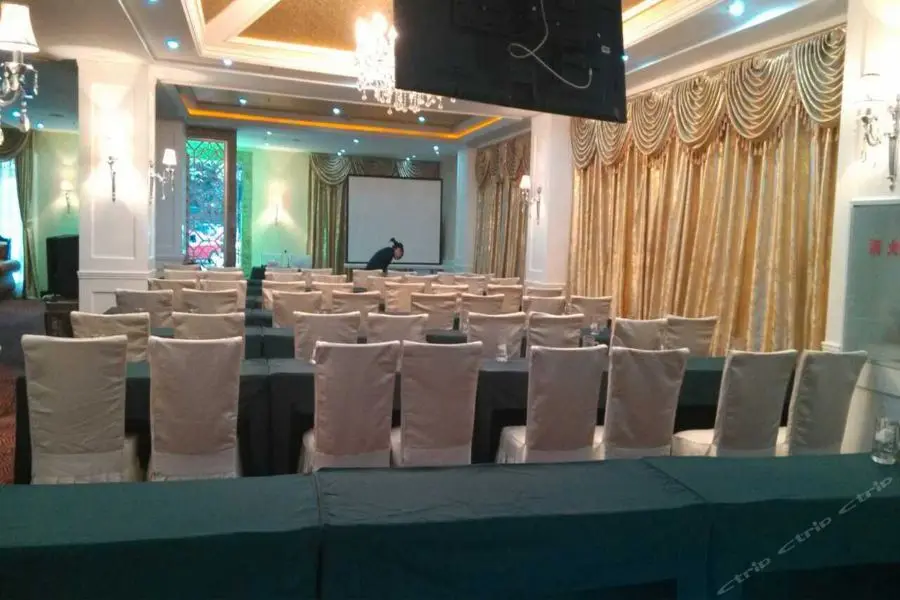 Чэнду: Xinhua Hotel