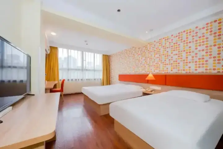 Чунцин: Home Inn Chongqing Lianglukou Station