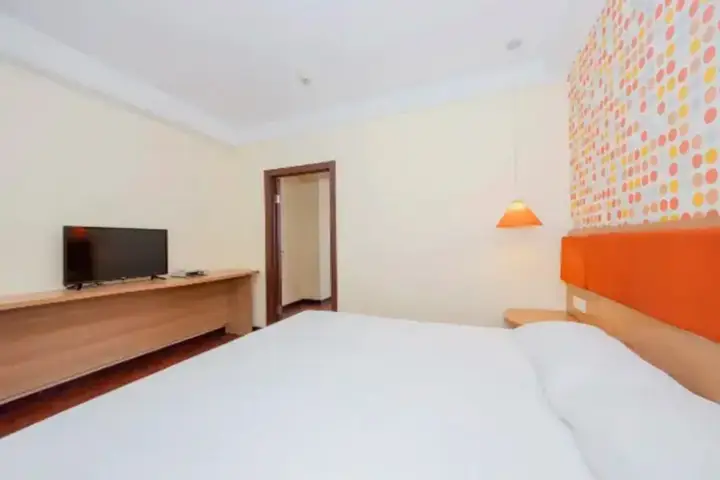Чунцин: Home Inn Chongqing Lianglukou Station