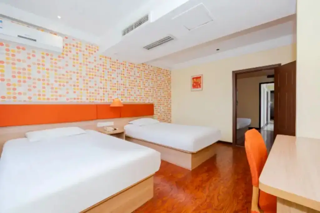 Чунцин: Home Inn Chongqing Lianglukou Station