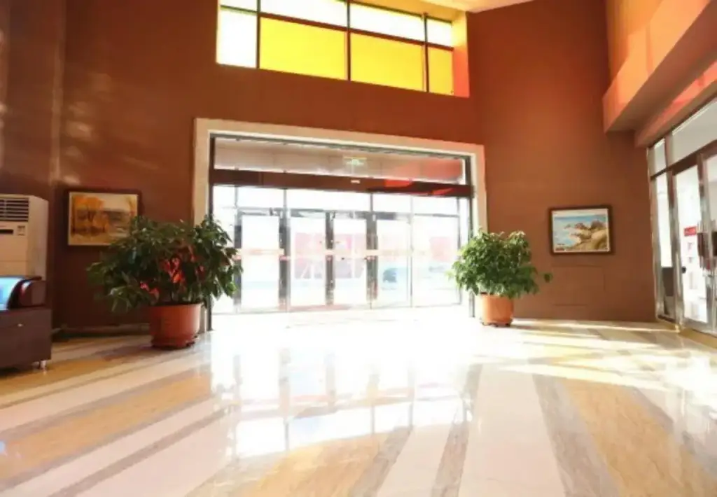 Далянь: Dalian Weijia Rainbow Hotel (Convention and Exhibition Center Branch)