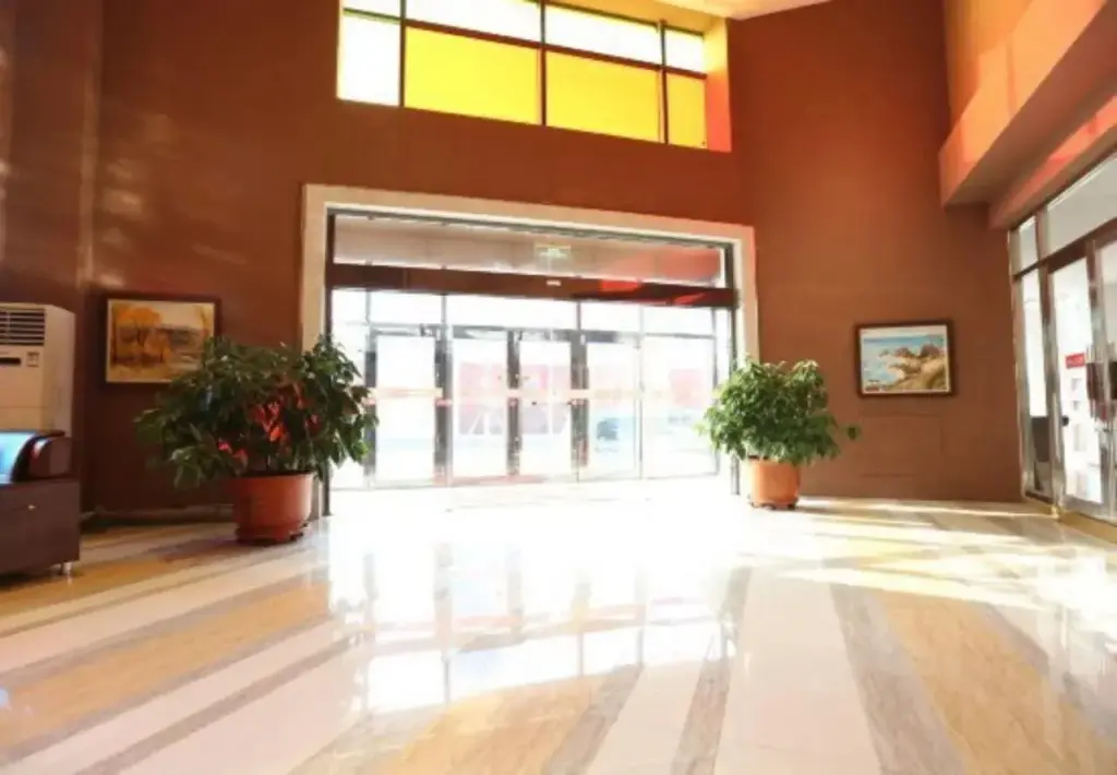 Далянь: Dalian Weijia Rainbow Hotel (Convention and Exhibition Center Branch)