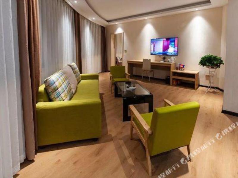 Чунцин: HuayiBusinessHotel (Chongqing Fengdu Ghost City)