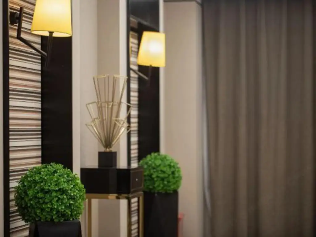 Гуйлинь: Homeinn Plus Hotel (Guilin Railway Station Xiangbishan Park)