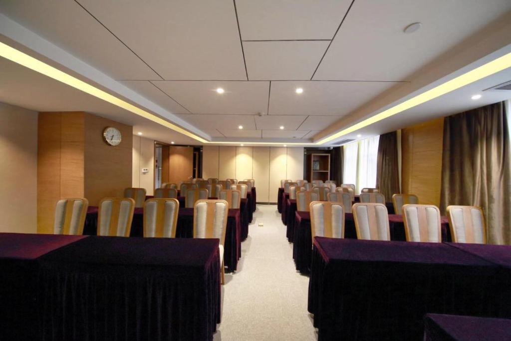 Metropolo Haikou Wuzhishan Hot Spring Hotel — фото 1