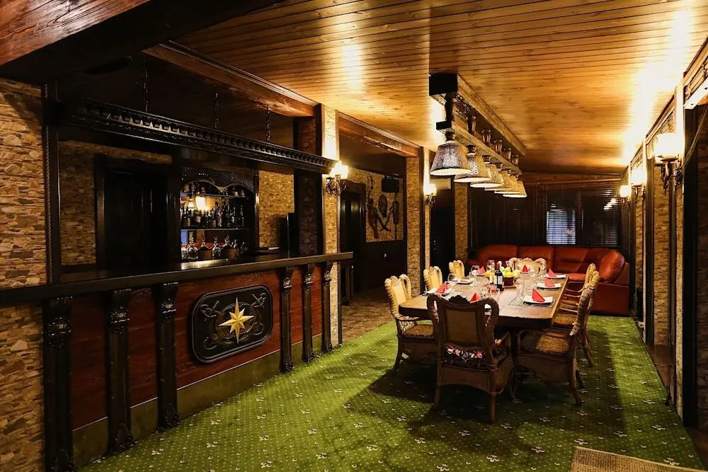 Внуково: Banniy Klub Shangri-La