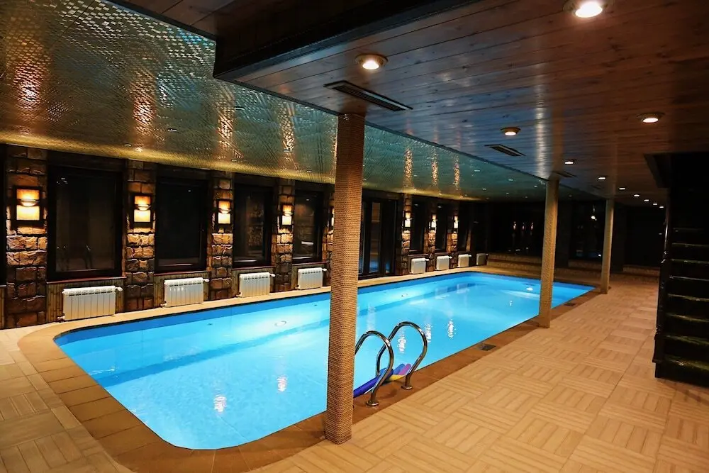 Внуково: Banniy Klub Shangri-La