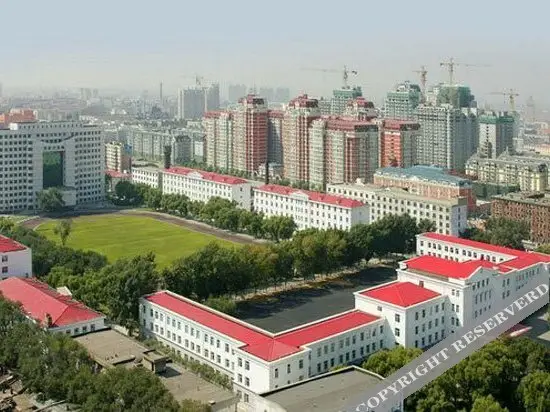 Харбин: 哈尔滨商大酒店