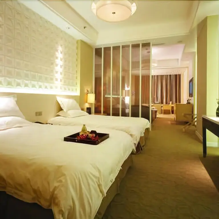 Yifeng Hotel — фото 1