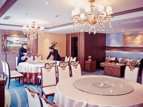 Jiarong Grand Hotel — фото 1