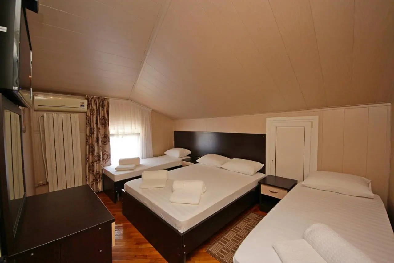 Витязево: Guest House Stariy Dvorik