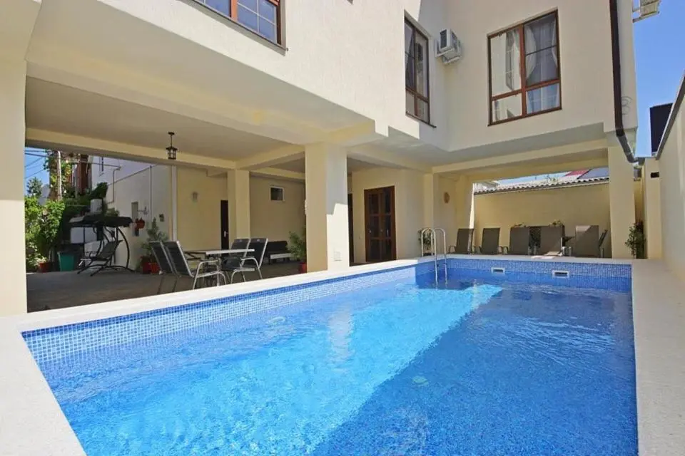 Витязево: Guest House Stariy Dvorik