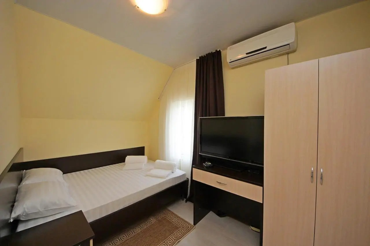 Витязево: Guest House Stariy Dvorik