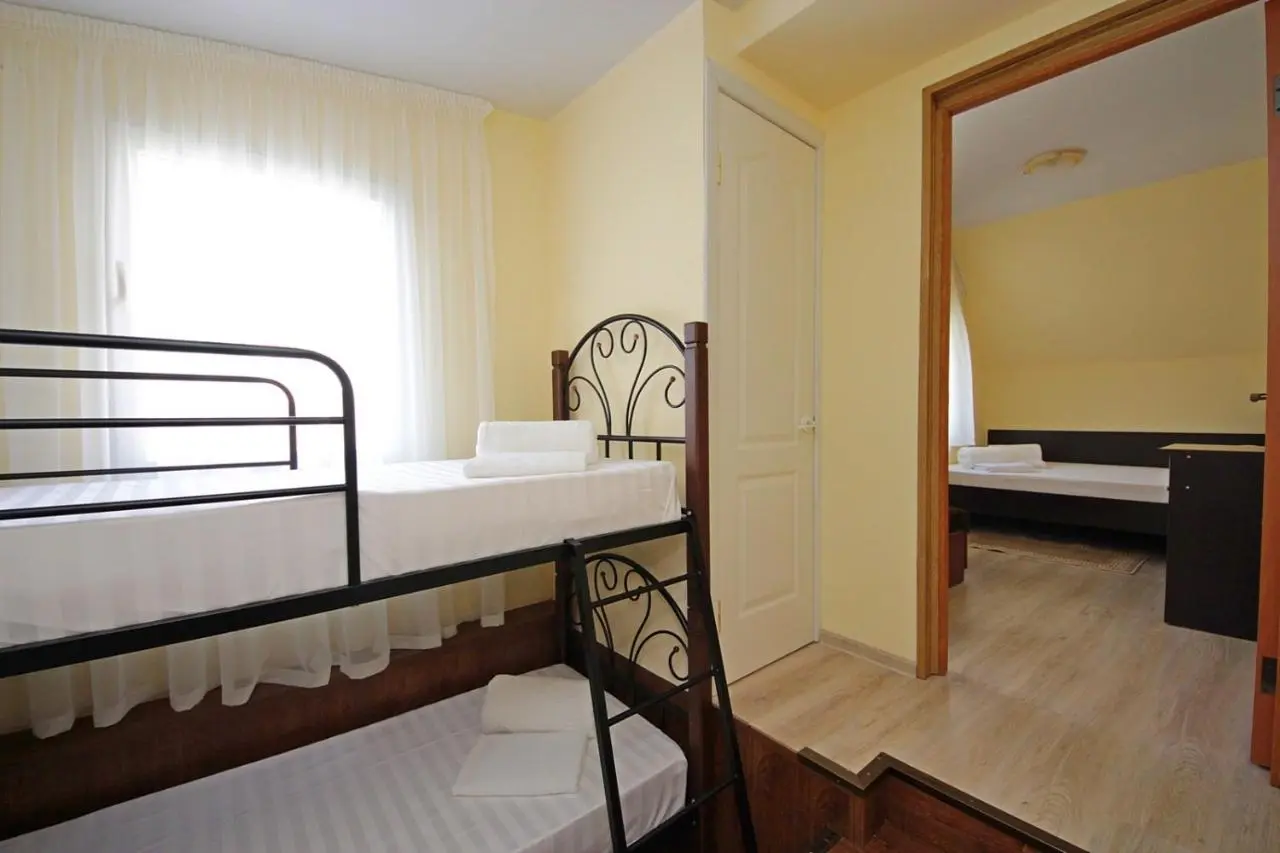 Витязево: Guest House Stariy Dvorik