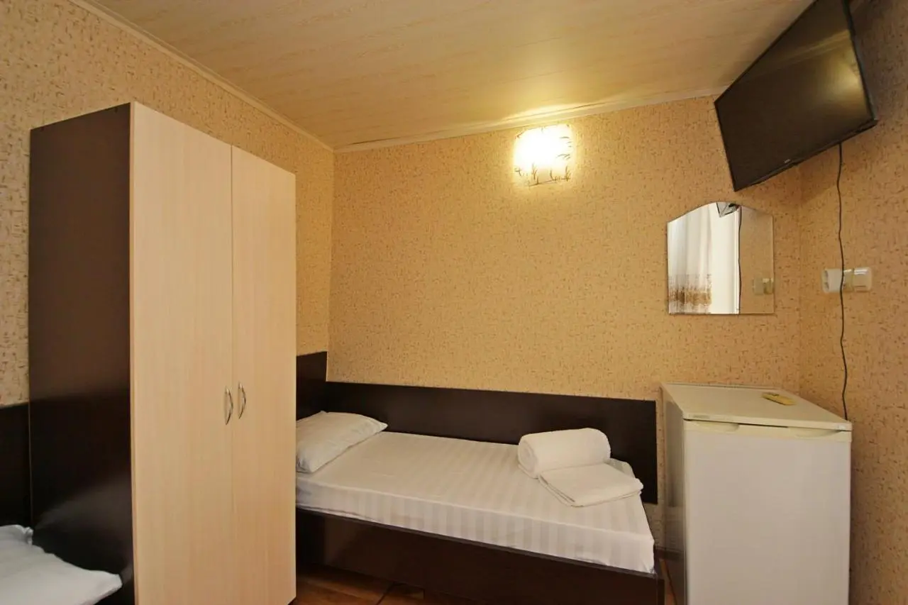 Витязево: Guest House Stariy Dvorik