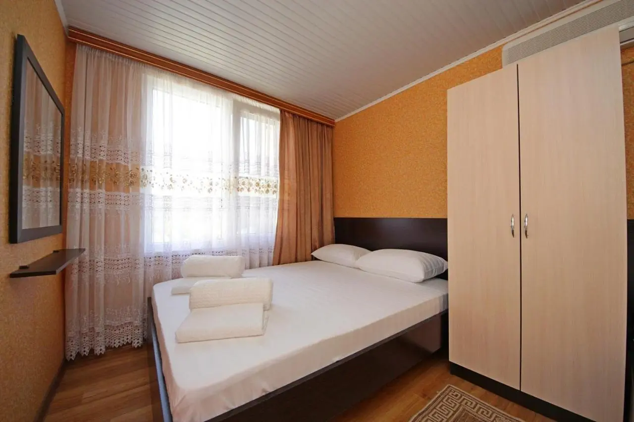 Витязево: Guest House Stariy Dvorik