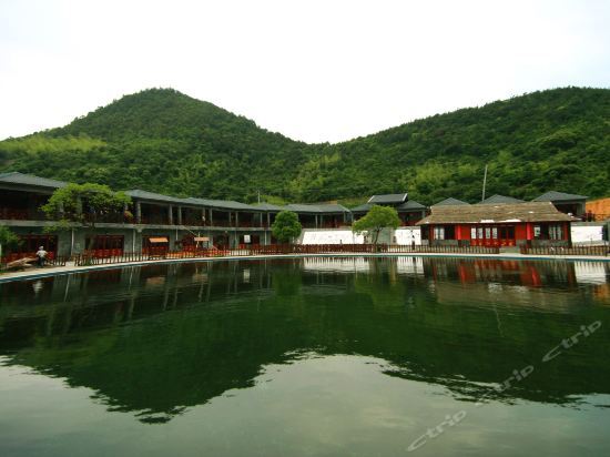 Нинбо: 宁波九龙山庄