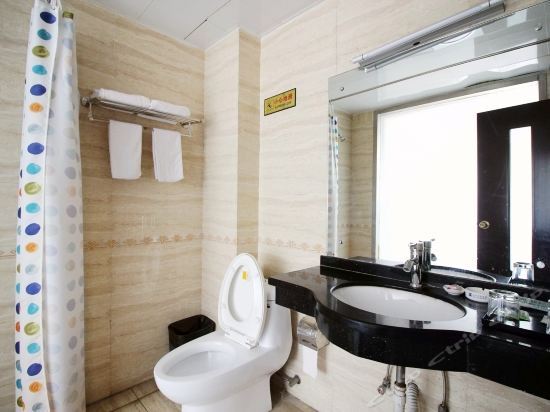 Циндао: Qingdao Yongle Hotel