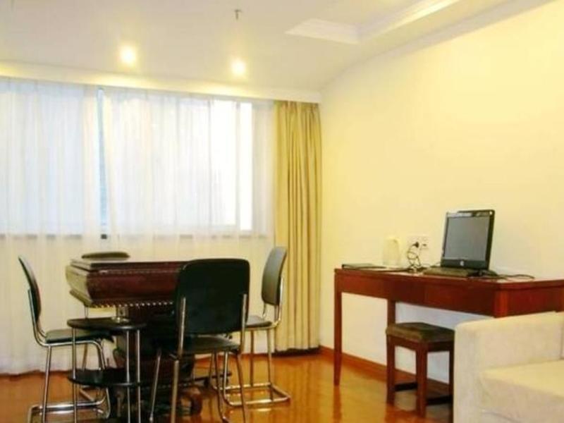 Шанхай: GreenTree Inn ShangHai PuDong New District TangQiao Metro Station Express Hotel