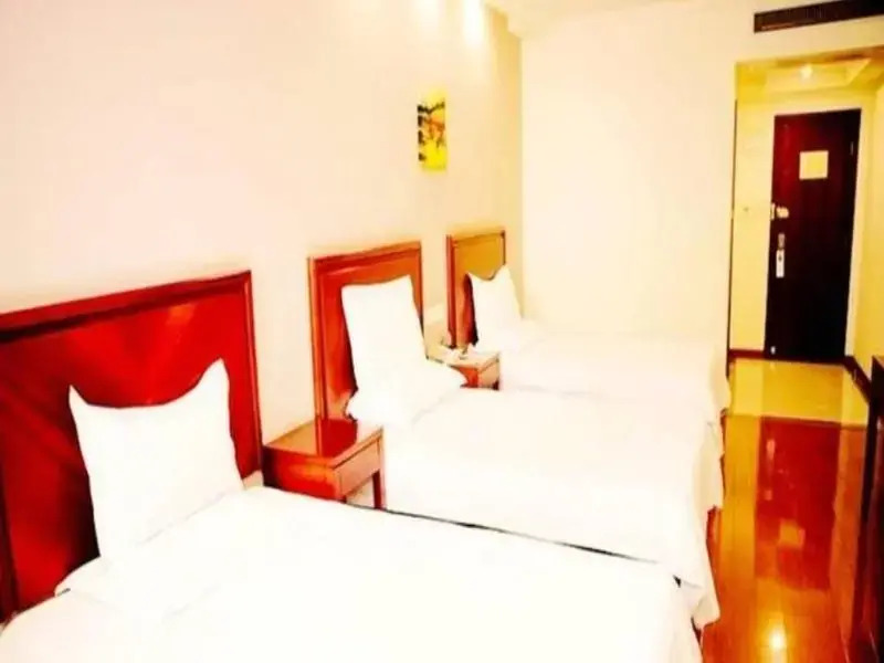 Шанхай: GreenTree Inn ShangHai PuDong New District TangQiao Metro Station Express Hotel