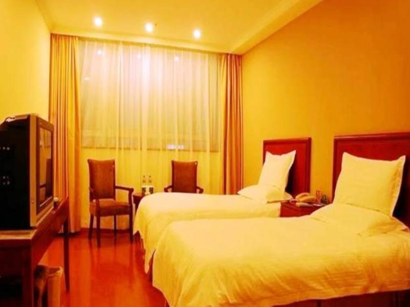 Шанхай: GreenTree Inn ShangHai PuDong New District TangQiao Metro Station Express Hotel