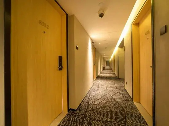 Шанхай: West Suburb of Hongqiao Hub Lereal @ Hotel