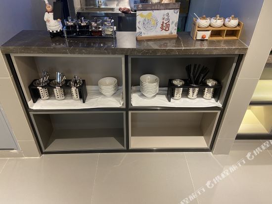Шанхай: Home Inn Selected Shanghai Fengxian Nanqiao Bailian Shopping Mall