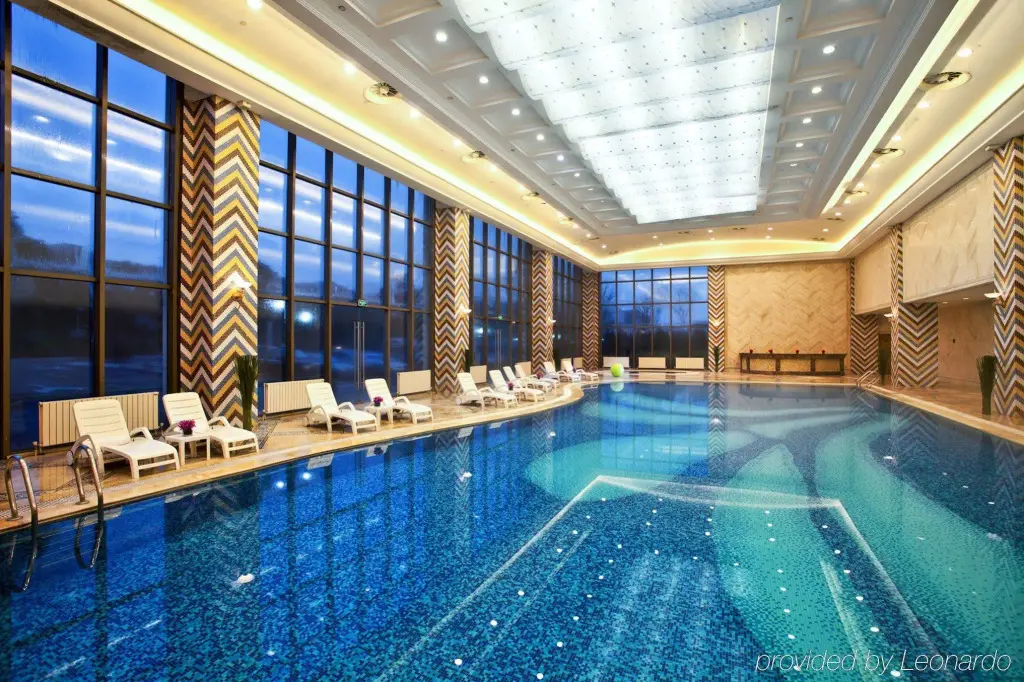 Шанхай: Lake Malaren International Convention Center Hotel