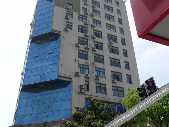 Шанхай: 上海金桥佳林快捷酒店