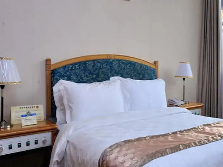 Шэньчжэнь: The Overseas Chinese Building Hotel