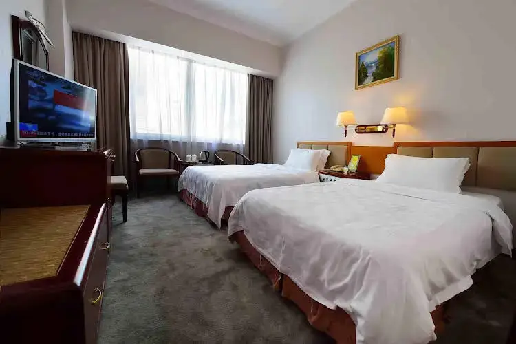 Шэньчжэнь: The Overseas Chinese Building Hotel