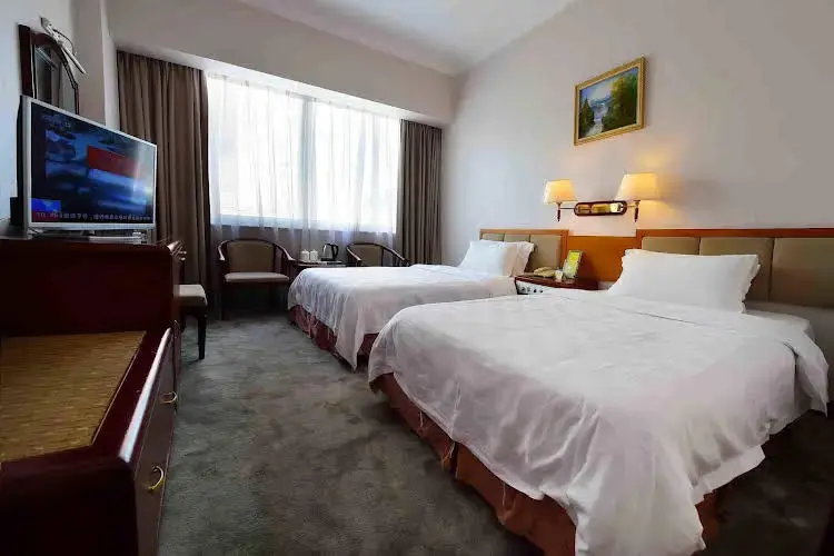 Шэньчжэнь: The Overseas Chinese Building Hotel