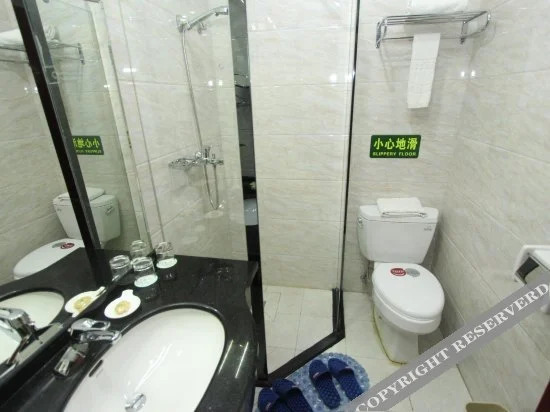Ухань: Academic Exchange Center of Central China Normal University (Guiyuan Hotel)