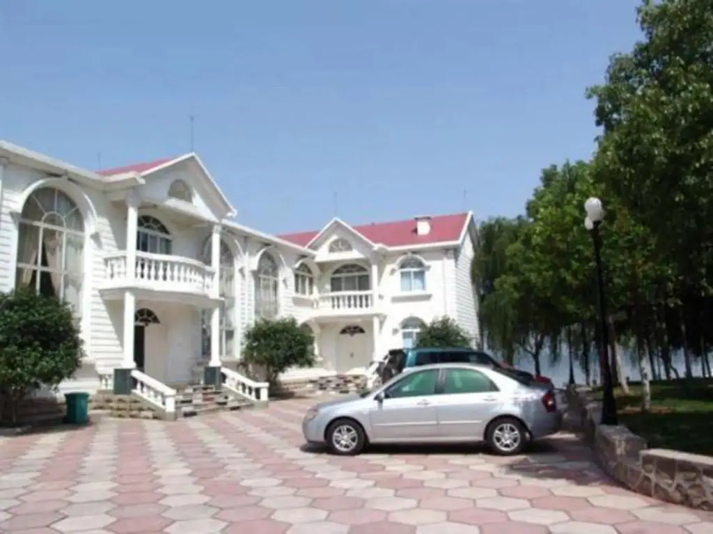Ухань: Seaside City Resort Village